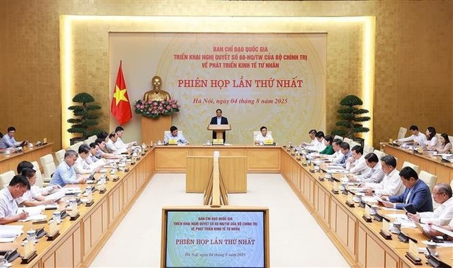 El premier Pham Minh Chinh habla en la primera reunión del comité directivo nacional para la implementación de la Resolución n.º 68-NQ/TW (Foto: VNA) El premier Pham Minh Chinh habla en la primera reunión del comité directivo nacional para la implementación de la Resolución n.º 68-NQ/TW (Foto: VNA)