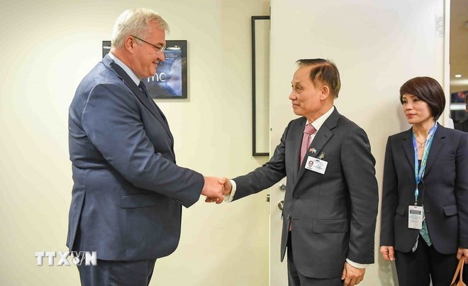 El ministro interino de Relaciones Exteriores de Vietnam, Le Hoai Trung, y su homólogo ucraniano, Andrii Sybiha (Foto: VNA) El ministro interino de Relaciones Exteriores de Vietnam, Le Hoai Trung, y su homólogo ucraniano, Andrii Sybiha (Foto: VNA)