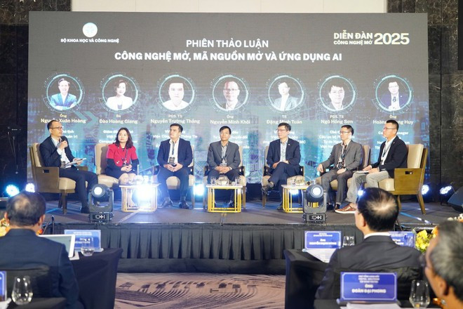 Un debate en el foro (Foto: baochinhphu.vn)