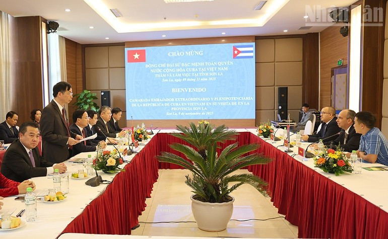 La delegación de la embajada de Cuba en Vietnam visita la provincia de Son La.