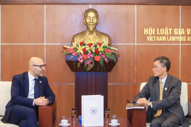 Las partes promoverán la cooperación para mejorar la capacidad del equipo de árbitros en Vietnam. (Foto: Asociación de Abogados de Vietnam)