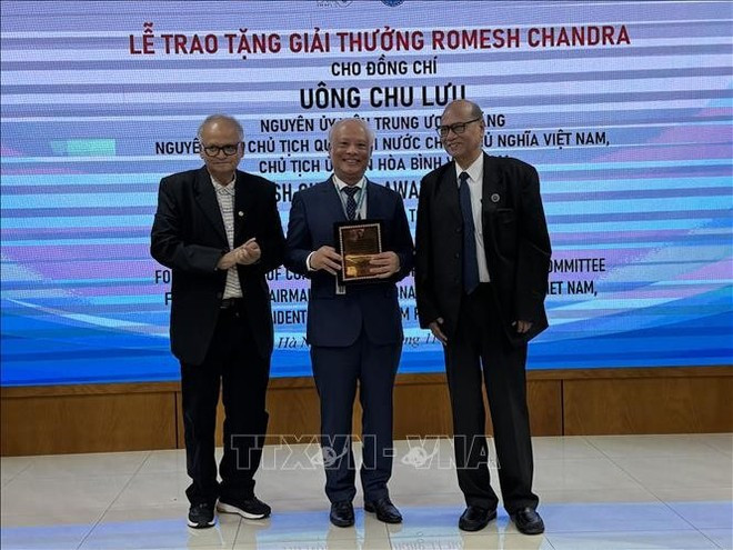 El Premio Romesh Chandra también fue conferido a Uong Chu Luu, exvicepresidente de la Asamblea Nacional y presidente del Comité de Paz de Vietnam. (Foto: VNA)