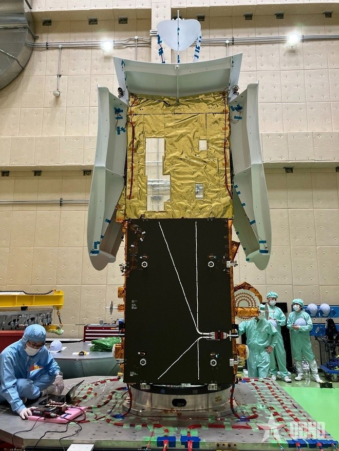 Pruebas de satélites del Centro Espacial de Vietnam en Japón. (Foto cortesía del Centro Espacial de Vietnam)