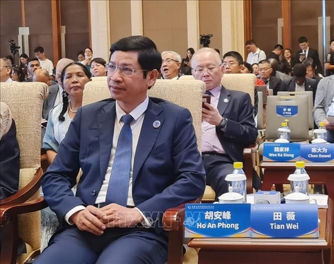 Ho An Phong, viceministro de Cultura, Deportes y Turismo de Vietnam, participa en la sesión sobre el intercambio y el aprendizaje mutuo entre civilizaciones para el desarrollo y la prosperidad global (Foto: VNA) Ho An Phong, viceministro de Cultura, Deportes y Turismo de Vietnam, participa en la sesión sobre el intercambio y el aprendizaje mutuo entre civilizaciones para el desarrollo y la prosperidad global (Foto: VNA)