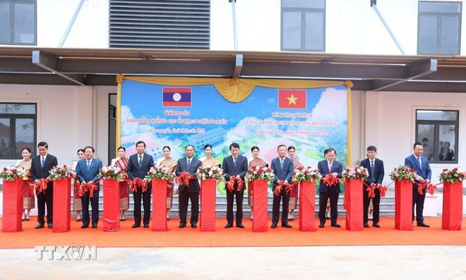 Inauguración de un centro de tratamiento y rehabilitación de drogas en Vientiane (Foto: VNA) Inauguración de un centro de tratamiento y rehabilitación de drogas en Vientiane (Foto: VNA)