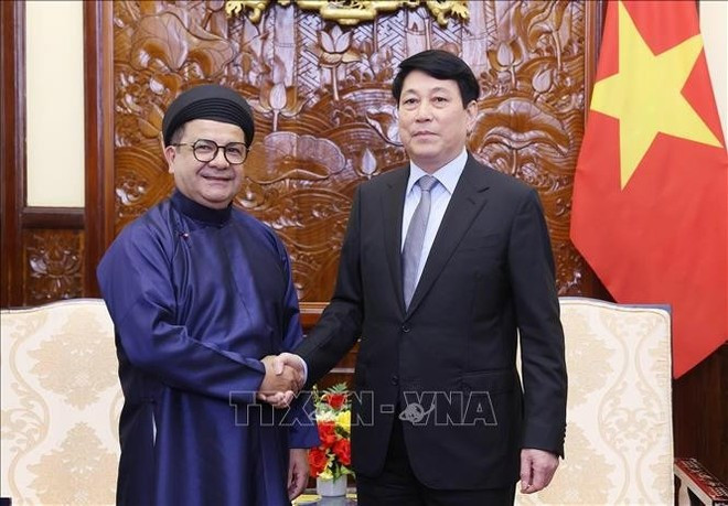 El presidente de Vietnam, Luong Cuong, recibe al embajador de Chile, Sergio Narea Guzmán (Foto: VNA) El presidente de Vietnam, Luong Cuong, recibe al embajador de Chile, Sergio Narea Guzmán (Foto: VNA)