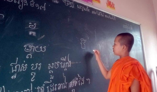 En una clase del idioma jemer. (Foto: VNA) En una clase del idioma jemer. (Foto: VNA)