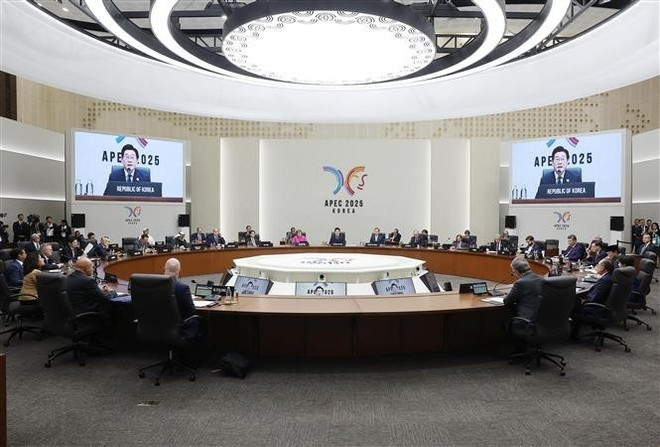El presidente vietnamita, Luong Cuong, propone en la cumbre de APEC 2025 reforzar la conectividad, el comercio y el apoyo a las pymes para una región más resiliente. (Foto: VNA) El presidente vietnamita, Luong Cuong, propone en la cumbre de APEC 2025 reforzar la conectividad, el comercio y el apoyo a las pymes para una región más resiliente. (Foto: VNA)