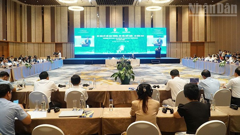 La conferencia tiene como objetivo fortalecer la cooperación y la conexión entre provincias y ciudades. La conferencia tiene como objetivo fortalecer la cooperación y la conexión entre provincias y ciudades.