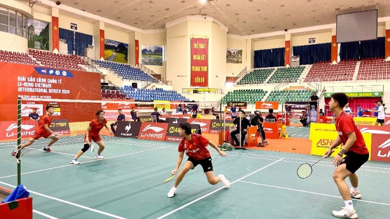 Partido entre los equipos vietnamita y norcoreano. Partido entre los equipos vietnamita y norcoreano.