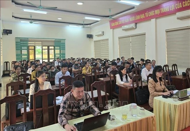 Funcionarios y agricultores de la provincia norteña de Quang Ninh proponen mecanismos de avance estratégico para el sector agrícola. (Foto: VNA) Funcionarios y agricultores de la provincia norteña de Quang Ninh proponen mecanismos de avance estratégico para el sector agrícola. (Foto: VNA)