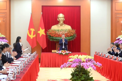 [Foto] Líder partidista preside reunión sobre el balance de 100 años del liderazgo del Partido y 40 años de implementación de Plataforma para la Construcción Nacional
