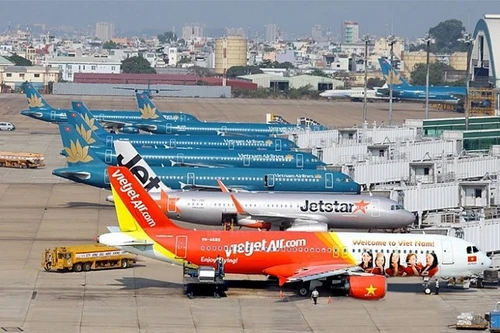 Aerolíneas preparan recargos por combustible en rutas internacionales