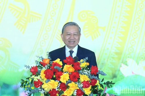 El secretario general del Partido Comunista de Vietnam, To Lam, habla en la conferencia. (Foto: Nhan Dan)