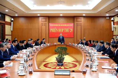 [Foto] Líder partidista de Vietnam preside reunión del Comité Directivo Central para la lucha contra la corrupción, el despilfarro y la negatividad 