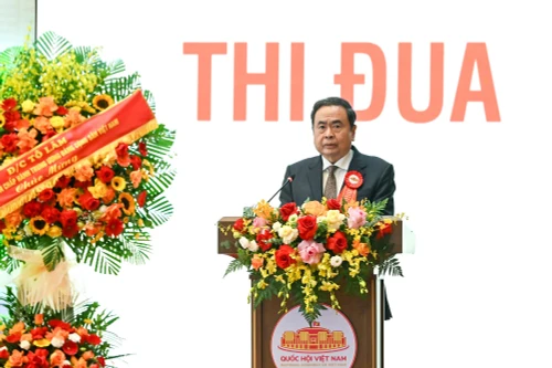 El presidente de la Asamblea Nacional de Vietnam, Tran Thanh Man, habla en la cita. (Foto: Nhan Dan)