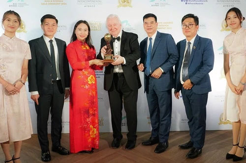 Representante de la provincia de Tuyen Quang recibe el título de "Mejor Destino Cultural de Asia 2025".