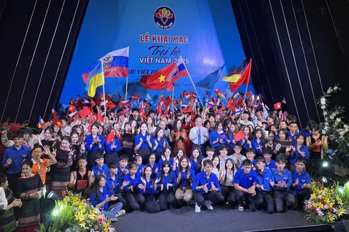 En la ceremonia inaugural del Campamento (Foto: VNA)