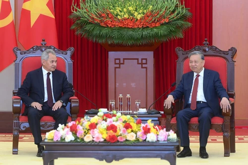 El secretario general del Partido Comunista de Vietnam, To Lam, y Sergey Shoigu, secretario del Consejo de Seguridad de Rusia. (Foto: Nhan Dan)