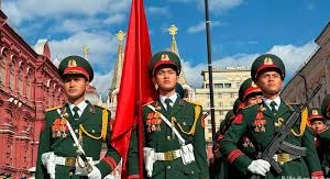[Vídeo] Delegación del Ejército Popular de Vietnam participa en el ensayo general del desfile en la Plaza Roja