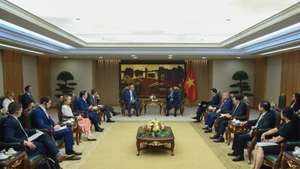 [Foto] Premier vietnamita recibe a delegación bipartidista de la Cámara de Representantes de EE.UU.