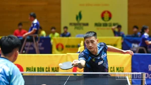 [Foto] Mejores tenimesistas se reúnen en Campeonato Nacional de Tenis de Mesa del periódico Nhan Dan 2025