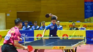[Fotos] Equipos de Policía y Ciudad Ho Chi Minh se coronan campeones nacionales de tenis de mesa
