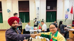 Hoang Thi Bao Tram y su rival en un partido. (Foto: VNA)