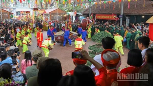 [Vídeo] Festival de aldea de Chuong: "Mantener encendida" la aldea artesanal tradicional 