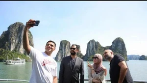 A los turistas musulmanes les encanta visitar la Bahía de Ha Long. (Foto: https://tracuuquyhoach.com/)