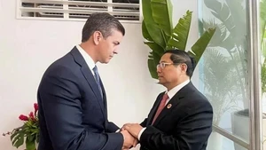 El 19 de noviembre de 2024, el primer ministro de Vietnam, Pham Minh Chinh (derecha), se reunió con el presidente paraguayo, Santiago Peña, con motivo de su participación en la Cumbre del G20 en Río de Janeiro (Brasil). (Foto: VNA)