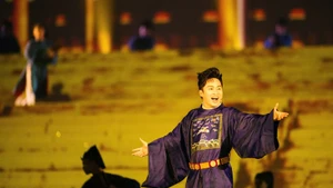 Cantante Tung Duong. (Foto: Nhan Dan)