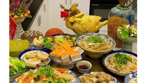 Un banquete tradicional del Tet de Hanoi.