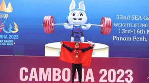 El pesista Nguyen Quoc Toan gana medalla de oro en SEA Games 32. (Foto: VNA)