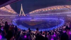 Espectacular ceremonia de clausura de SEA Games 32 en Camboya