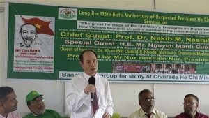 El embajador vietnamita en Bangladés, Nguyen Manh Cuong, habla en el evento. (Fuente: VNA) 