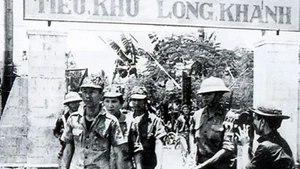 El Ejército vietnamita toma el control de la subregión de Long Khanh. (Foto: VNA)