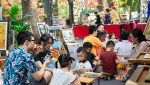 La edición 2024 del festival deja una buena impresión en los visitantes. (Fotografía: laodongthudo.vn)