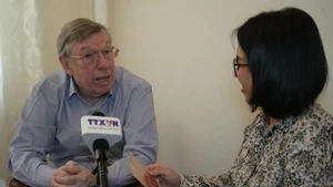 Viktor Petrov, miembro de la junta directiva de la Fundación Soviética para la Paz y del Comité Soviético de Apoyo a Vietnam, en la entrevista. (Fotografía: VNA)