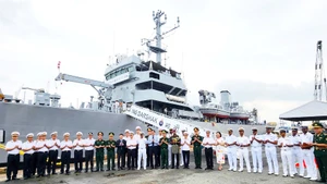 Los delegados de ambas partes. (Fotografía: Ministerio de Defensa de Vietnam)
