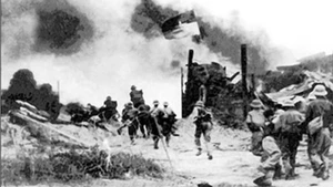 Soldados del 320Aº Cuerpo de Ejército (Cuerpo 3) ganan control de la base de Dong Du, el 29 de abril de 1975. (Foto: Archivo/VNA)