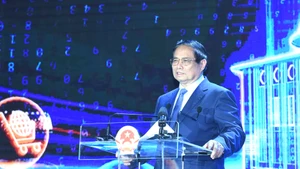 El primer ministro de Vietnam, Pham Minh Chinh, interviene en la cita. (Fotografía: Nhan Dan)