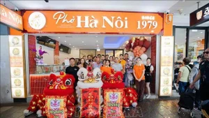 Llevan el sabor de Pho vietnamita a comensales internacionales