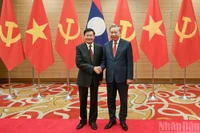 El secretario general del Partido Comunista de Vietnam, To Lam, y el secretario general del Partido Popular Revolucionario y presidente de Laos, Thongloun Sisoulith, se reúnen durante la visita del líder laosiano a Vietnam. (Foto: Nhan Dan)