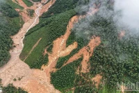 Deslizamientos de tierra en Hue (Foto: Nhan Dan)