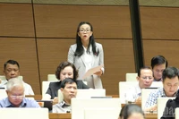 La diputada Trinh Thi Tu Anh, de la provincia de Lam Dong, interviene en la sesión (Foto: Nhan Dan)