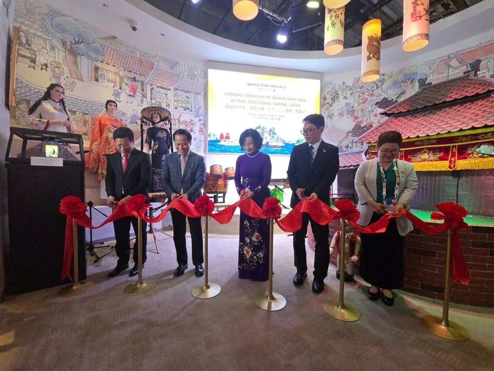 En el acto inaugural de la semana (Foto: baovanhoa.vn)
