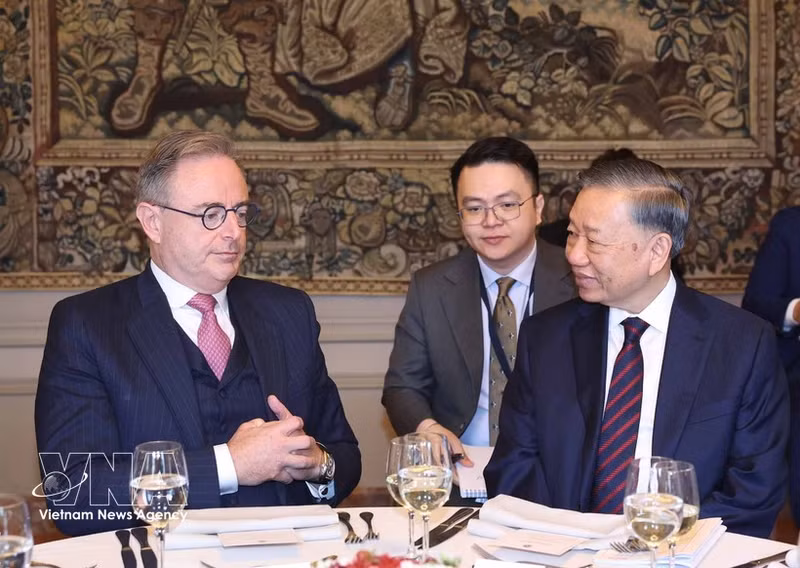 En la reunión entre el secretario general del Partido Comunista de Vietnam y presidente de la República, To Lam, y el primer ministro belga, Bart De Wever. (Foto: VNA)