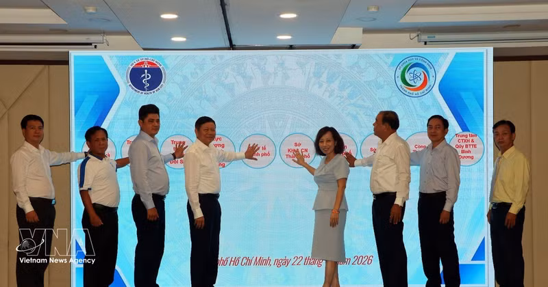 La ceremonia de inauguración de la línea 1022 (Foto: VNA)