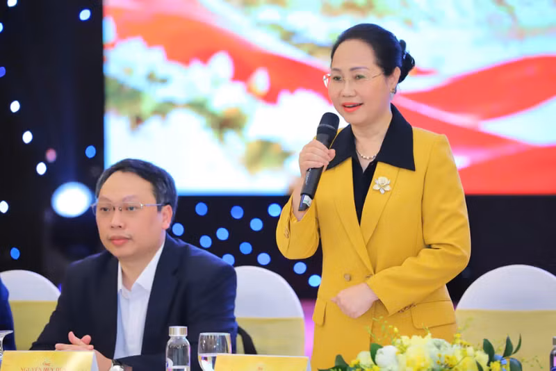 La ministra de Cultura, Deportes y Turismo, Lam Thi Phuong Thanh, habla en la cita. (Foto: thethaovanhoa.vn)